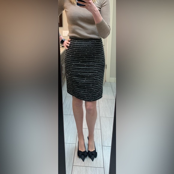Black and white tweed pencil skirt by Nanette Lepore - Picture 1 of 3